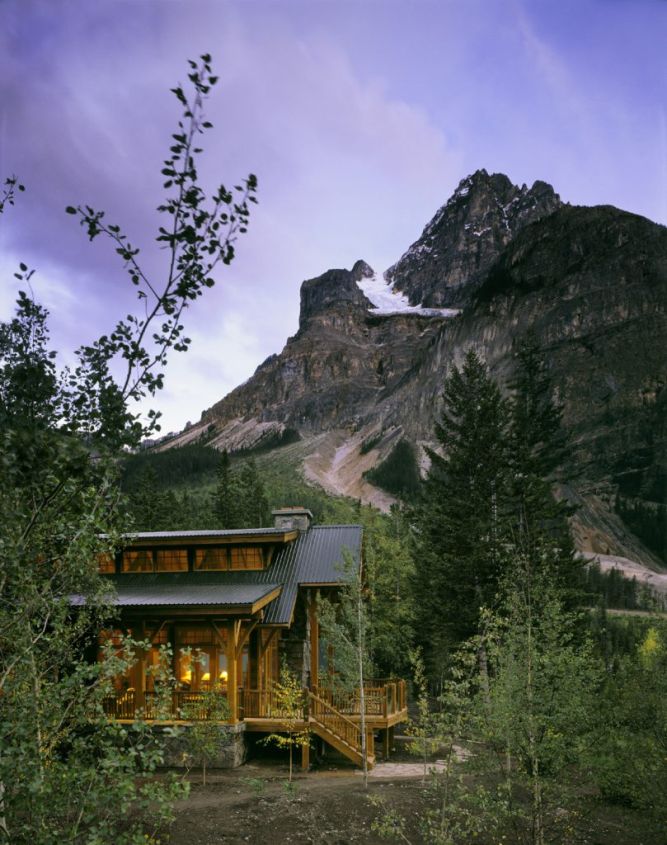 CATHEDRAL MOUNTAIN LODGE