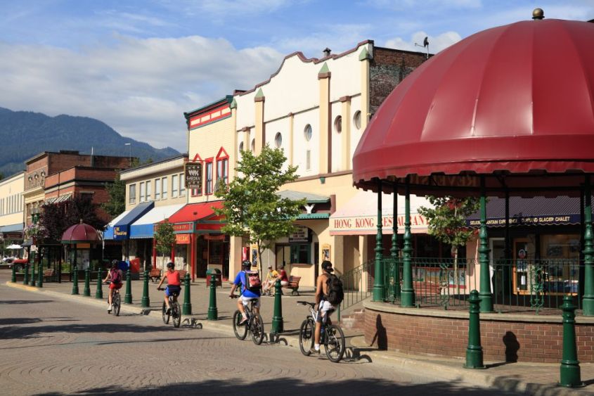 Grizzly Plaza