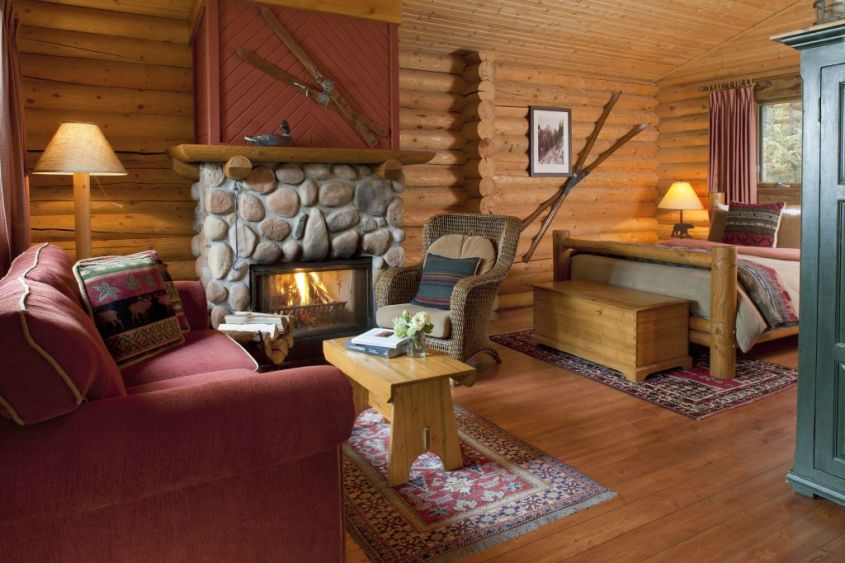 CATHEDRAL MOUNTAIN LODGE